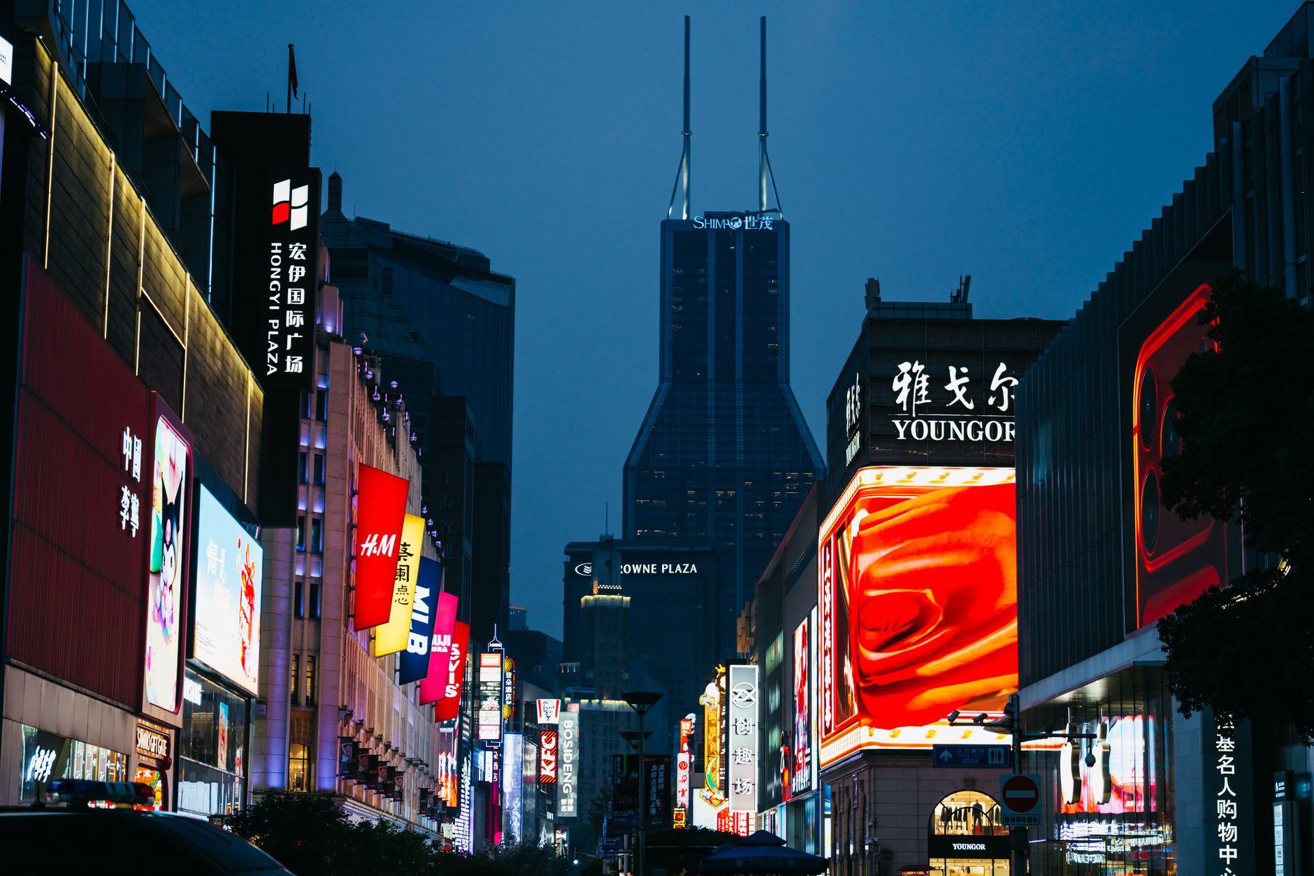 Vì sao màn hình LED ngoài trời phù hợp với cảnh này